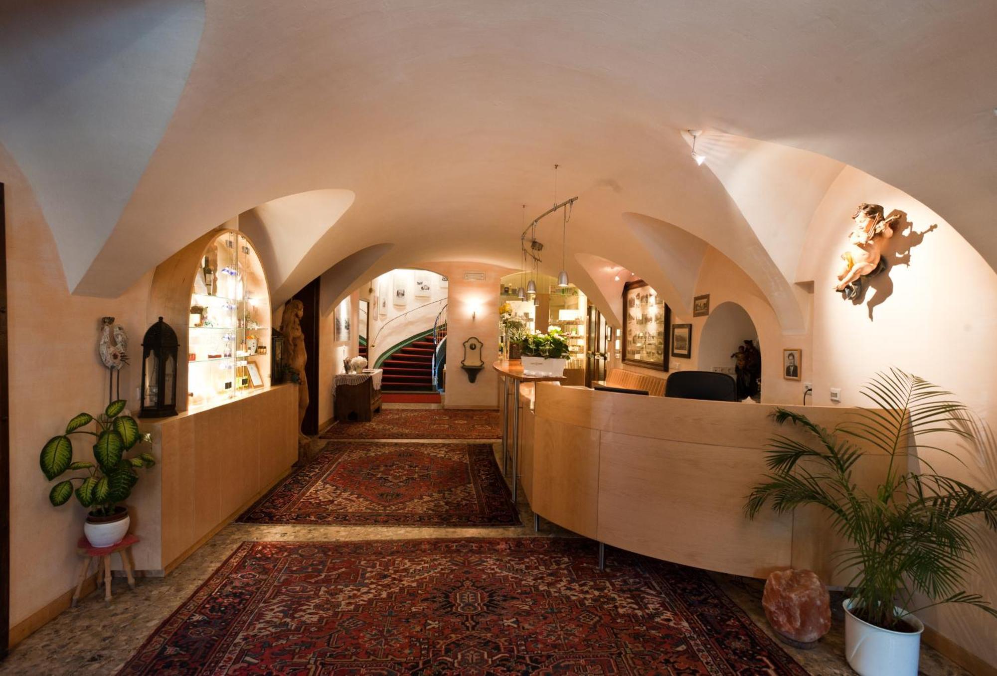 Emma Historic Hotel Villabassa Eksteriør billede