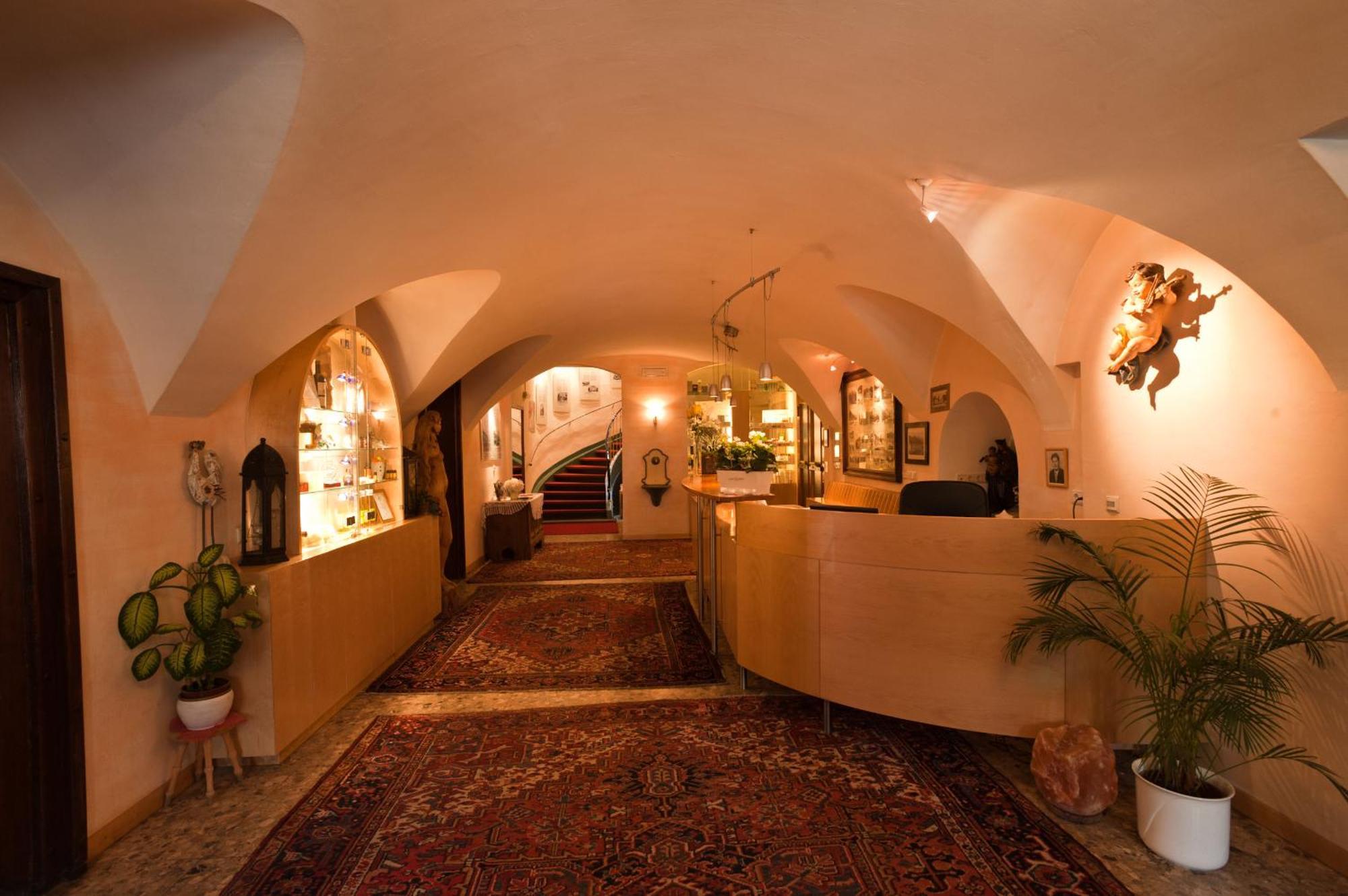 Emma Historic Hotel Villabassa Eksteriør billede